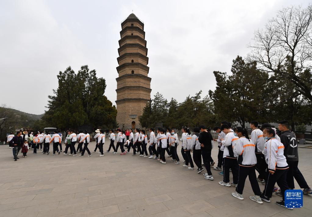 凝心铸魂向复兴——写在学习贯彻习新时代中国特色社会主义思想主题教育启动之际kb体育 网址 kb体育app(图6)