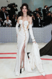 “亲闺女们”造型全崩盘 MetGala上致敬最用心是他