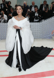 “亲闺女们”造型全崩盘 MetGala上致敬最用心是他