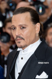 力破不合？德普出席《杜巴利伯爵夫人》戛納首映