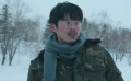 电影《燃冬》曝光首支片段 周冬雨刘昊然屈楚萧雪地“躺平”