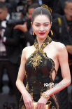 钟楚曦黑金镂空旗袍亮相戛纳国际电影节 散发东方女性魅力