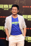 《巨齿鲨2》全球首映 吴京郭帆想拍中国式怪兽片