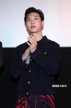 《孤注一掷》上映 回顾主演张艺兴过往精彩生图