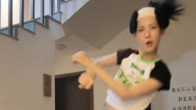 起猛了！金晨跳魔性小熊舞 庆祝电影《孤注一掷》票房破10亿