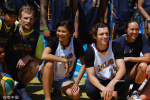 赞达亚荷兰弟参加家乡篮球活动 与年轻球迷打比赛