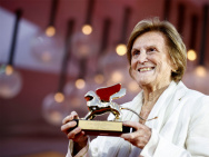 90岁意大利导演莉莉安娜·卡瓦尼获颁威尼斯终身成就奖