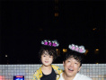 破6亿！黄渤晒《学爸》幕后照 与“儿子”互动温馨有爱