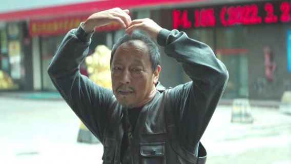 电影里的老年人活出了自己的风采