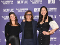《奈德》首映 奥斯卡获得者伊丽莎白·瓦沙瑞莉迷人