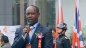 呂克·本扎致力于推廣中國功夫