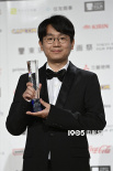 顾晓刚领取东京电影节黑泽明奖 吴磊蒋勤勤台下助阵
