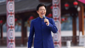 中國文聯(lián)湘西文藝演出 | 王宏偉獻唱歌曲《挑擔茶葉上北京》
