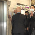刘德华送别父亲神情哀伤难掩悲痛 一家三口罕同框