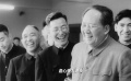 重溫經(jīng)典紅色歷史 凝聚時代奮斗力量 紀(jì)錄電影《人民萬歲》今日全國獻(xiàn)映