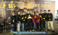 梁朝偉劉德華共唱生日歌 《金手指》主創(chuàng)首映現(xiàn)場為導(dǎo)演慶生