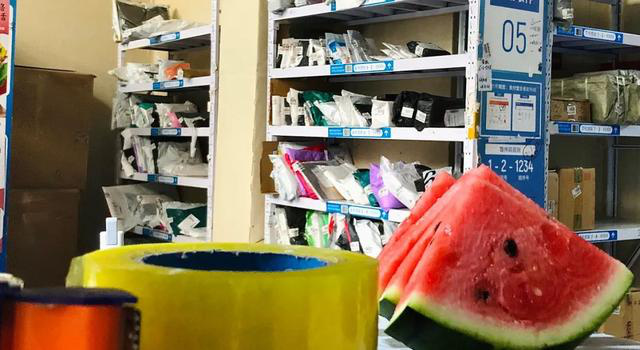 一间京城快递驿站的生意与江湖