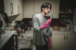 《殺人者的購物中心》曝劇照 李棟旭當(dāng)?shù)之?dāng)媽