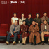张艺谋为《第二十条》剧组“拍”复古全家福写真