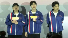 范丞丞跟山東粉絲配合 用山東話夸《飛馳人生2》