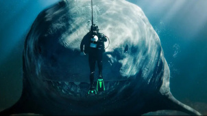 电影频道2月22日18:00播出电影《巨齿鲨2：深渊》