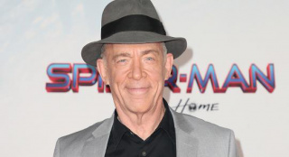 西蒙斯加盟《二号陪审员》 伊斯特伍德收山之作_好莱坞_电影网_1905.com