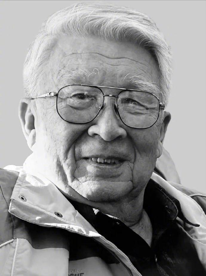 北电摄影学院创始人张益福去世 张艺谋悼念恩师