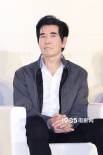 北影节评委谈天坛奖影片 费翔将携《封神》去戛纳