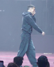 汤姆·赫兰德舞台剧首演之夜 网友辣评:为艺术献身