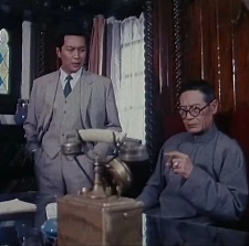 龍?jiān)坪褪Y介石