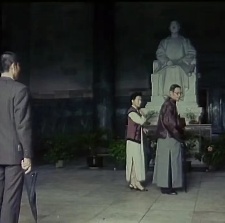 龍?jiān)坪褪Y介石
