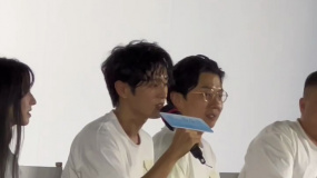 李汶翰寵粉滿分 現場清唱影片《你就在我身邊》主題曲