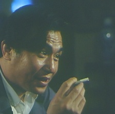 十字架下的魔影