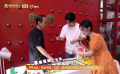 熊梓淇带蒋依依逛沈阳北市场，探访微雕手艺人