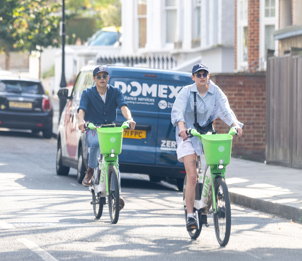 艾玛·科林和拉米·马雷克街头骑行 两人疑似订婚