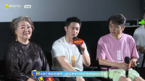 史彭元透露，薩日娜老師頂著膝蓋傷堅(jiān)持完成跑步戲的拍攝