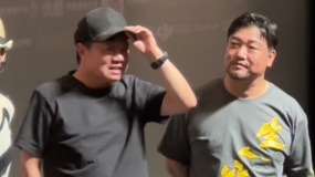 细节见人品！贾冰主动让出C位守台侧