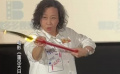 74歲“包租婆”元秋現(xiàn)場(chǎng)耍大刀  七小福大師姐身手不凡