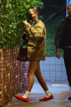 海莉·比伯生子后与金小妹出街 下衣失踪身材恢复中