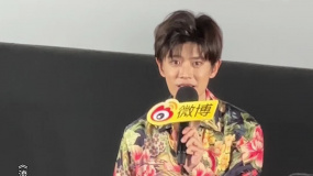 任嘉倫 李蘭迪 徐正溪現(xiàn)場畫畫 任嘉倫躲在桌子底下是怎么回事