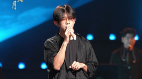 易烊千玺现身2024“湾区升明月”大湾区电影音乐晚会彩排现场