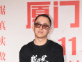 《戴假發(fā)的人》首映 黃曉明鞠躬道歉回應(yīng)近期爭議