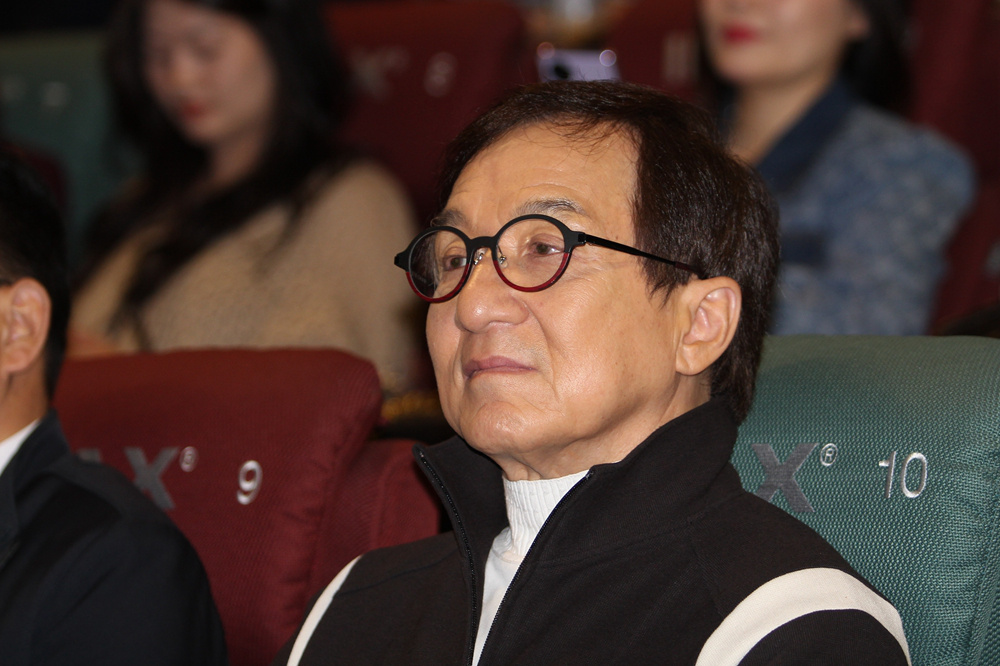 成龙现身武汉高校！与学子畅谈香港功夫动作电影