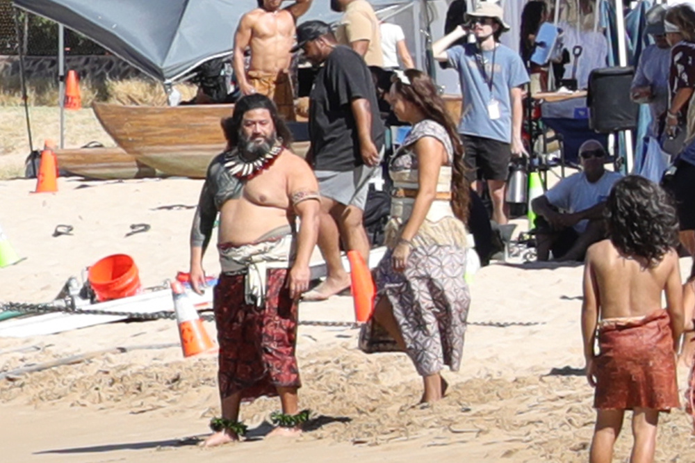 真人版《海洋奇缘》路透 莫阿娜一家三口现身海滩