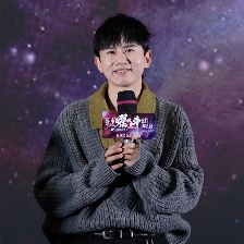 張杰演唱會(huì)大電影首映禮 張杰回應(yīng)演唱會(huì)遭遇大雨