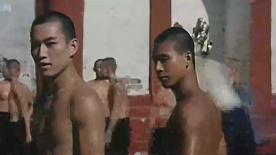 南岭传奇：功夫导师在训练场对众弟子训诫，强调勤练功的重要性