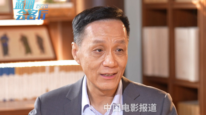 冯远征说演员拼到最后拼的是文化 “想学好表演先好好学文化课”