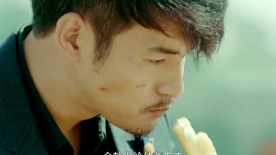 文松變身硬漢英雄救美 這也太帥了！