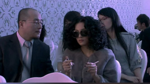 女人看到心仪的男人结婚 婚礼上竟这样做