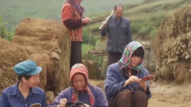 系红裤带的女人：老爷子气火攻心